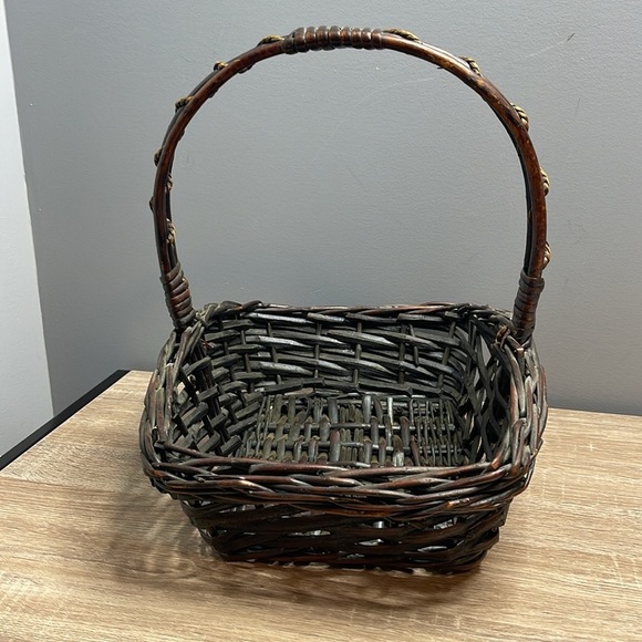 Rich Brown Woven Wicker Basket Arched Handle Intricate Weave - Picture 2 of 10